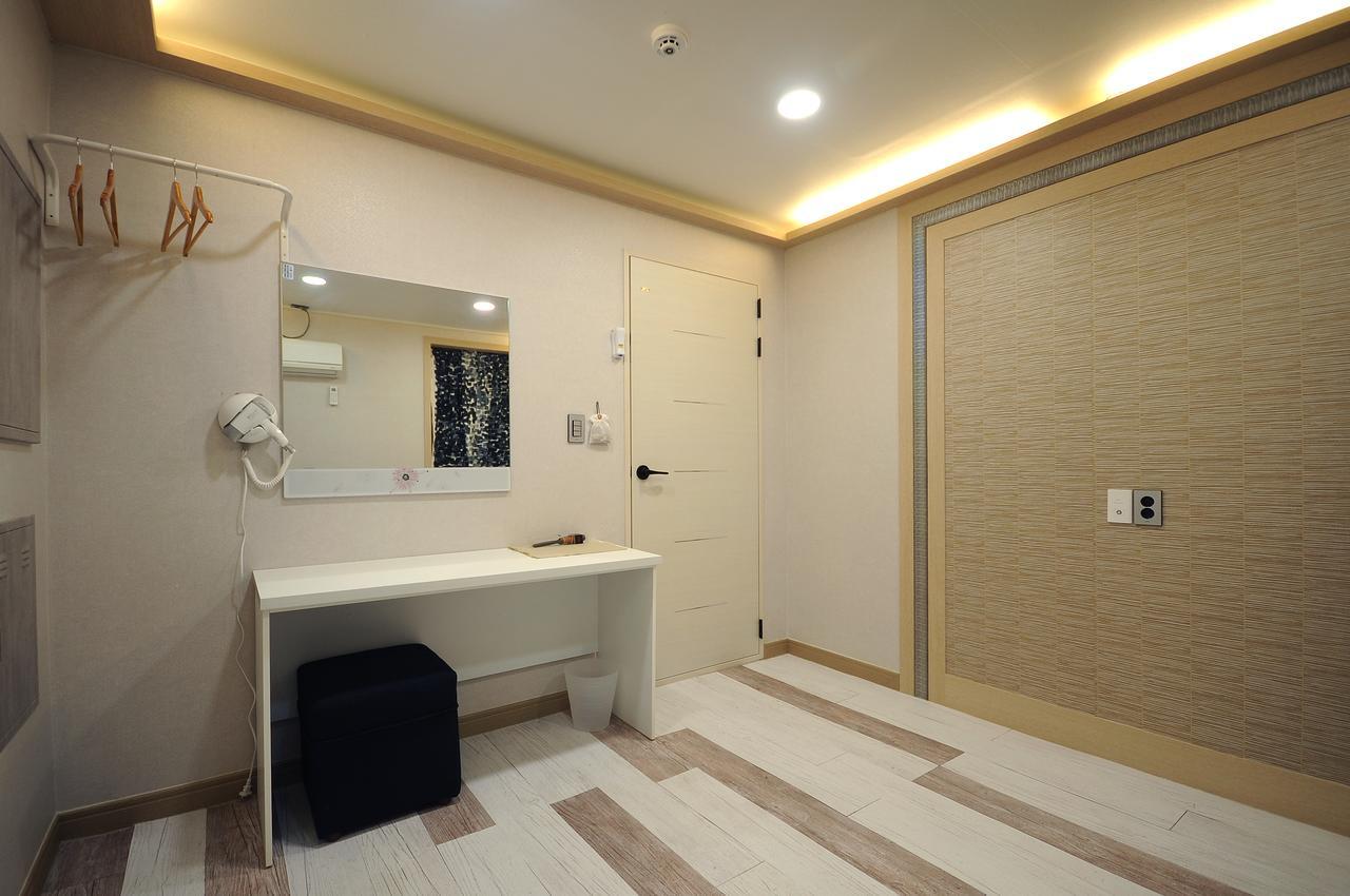 Family Hotel Bnb Busan Exterior photo